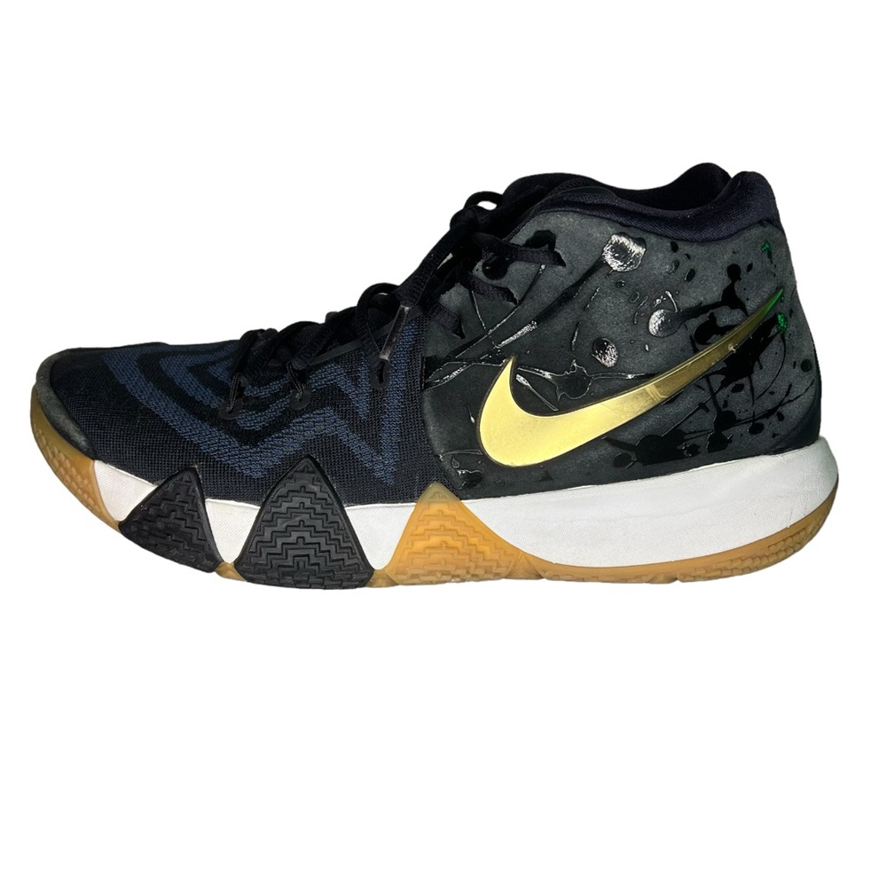 NIKE Kyrie 5